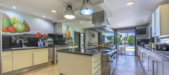 8 bedrooms House in Estepona, Spain No. 140113 12