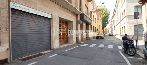 2-Zimmer Gewerbliche Immobilie in Bologna, Italy, Nr. 296472 2