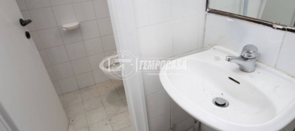 2-Zimmer Gewerbliche Immobilie in Bologna, Italy, Nr. 296472 11