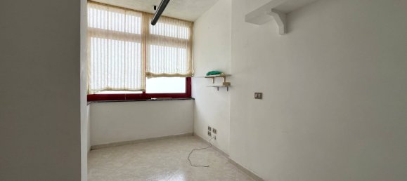 4 bedrooms Apartment in Catanzaro, Italy No. 36249 11