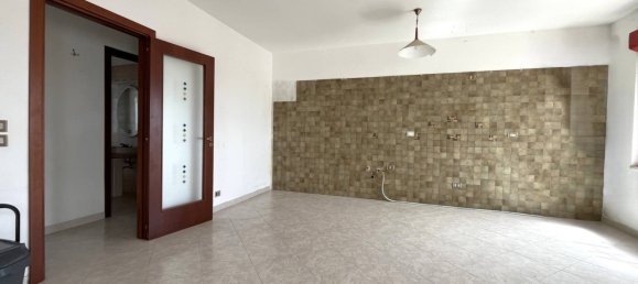 4 bedrooms Apartment in Catanzaro, Italy No. 36249 7
