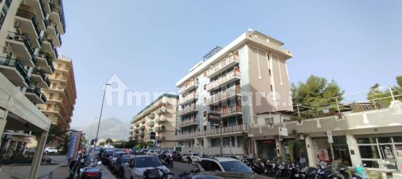 4 rooms Office in Palermo, Italy No. 48521 2