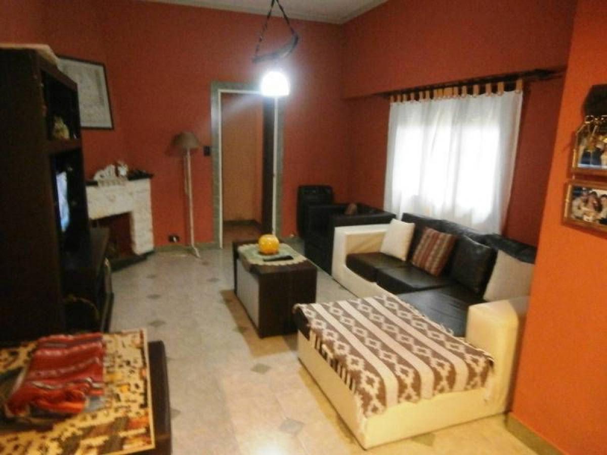 3 bedrooms House in Mar del Plata, Argentina No. 101179