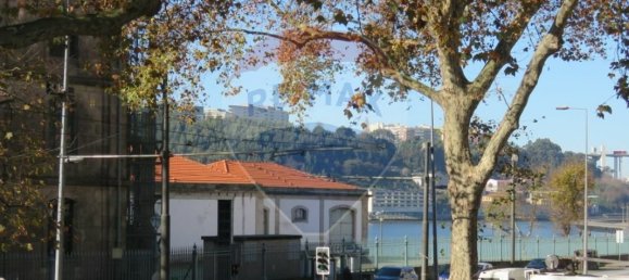 115m² Building in Porto, Portugal No. 37585 15