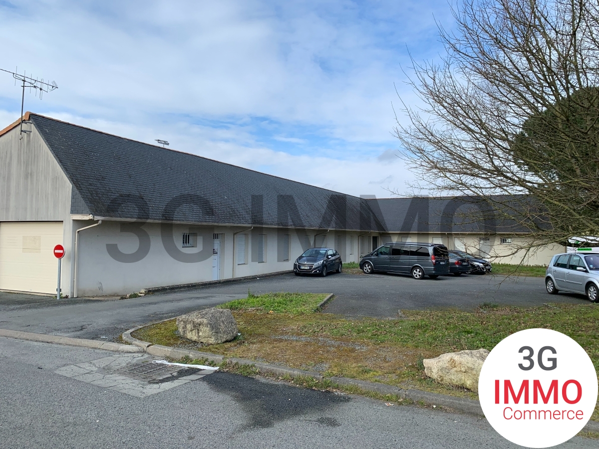 Oficina en La Creche, France 743 m² No. 204070