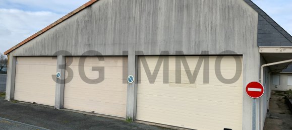 Oficina en La Creche, France 743 m² No. 204070 2