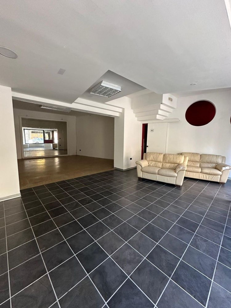 101m² Commercial property in Acri, Italy No. 334344