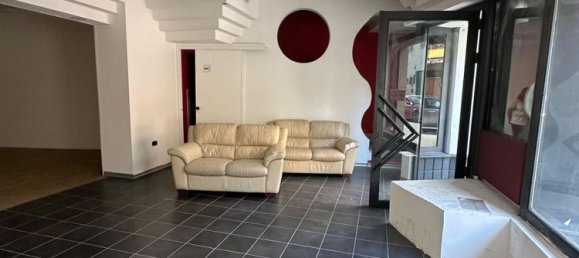 101m² Commercial property in Acri, Italy No. 334344 2