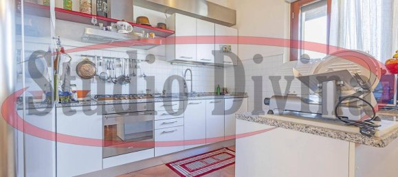 3-salle Appartement à Corbetta, Italy No. 41326 28