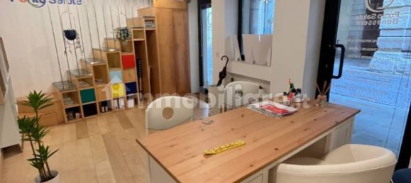 Коммерческая недвижимость с 4 комнатами в Падуя, Италия № 364017 3