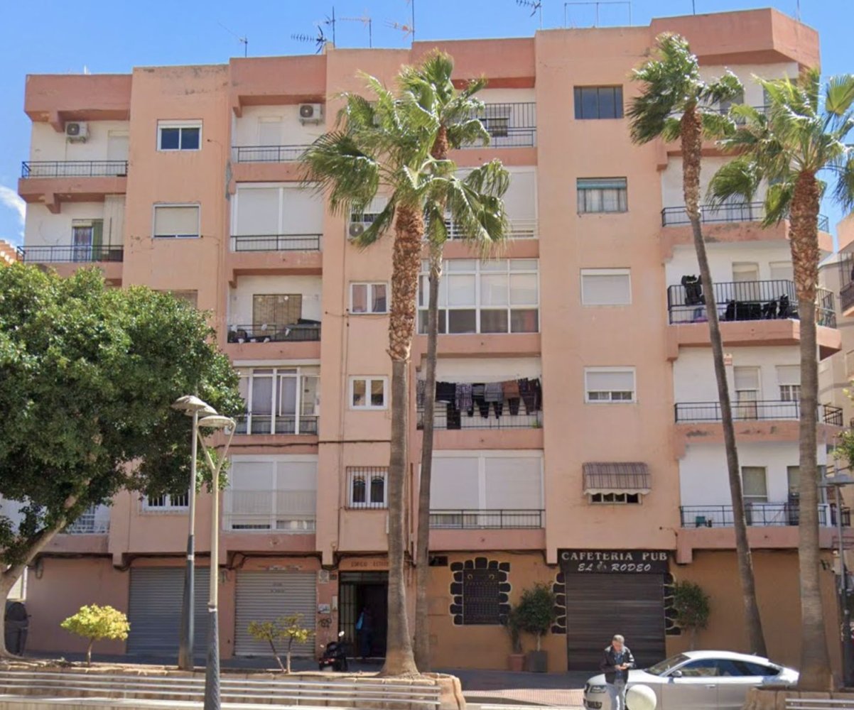 Apartamento de 3 dormitorios en Almería, Spain No. 158195
