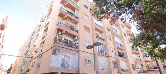 Apartamento de 3 dormitorios en Almería, Spain No. 158195 2