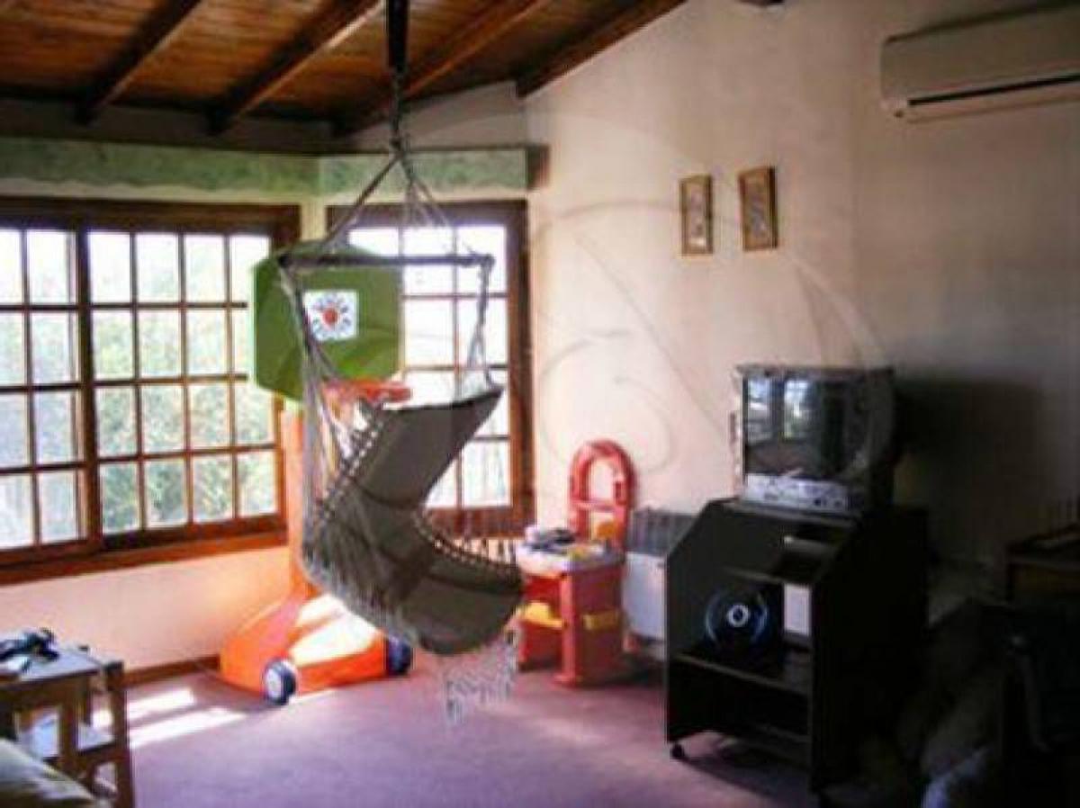 4 bedrooms House in Escobar, Argentina No. 66596