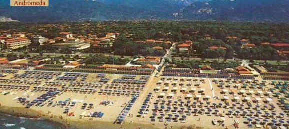 Villa de 4 dormitorios en Forte dei Marmi, Italy No. 191734 15