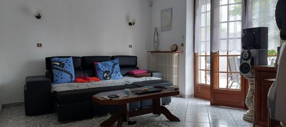 4 bedrooms House in Montceau-les-Mines, France No. 202882 5