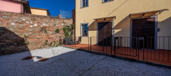 2 bedrooms House in San Miniato, Italy No. 236271 3