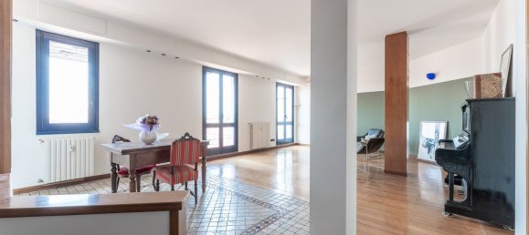 4 bedrooms Duplex in Milan, Italy No. 362646 3