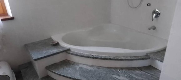 Дом с 6 комнатами в Роттофрено, Италия № 86805 22