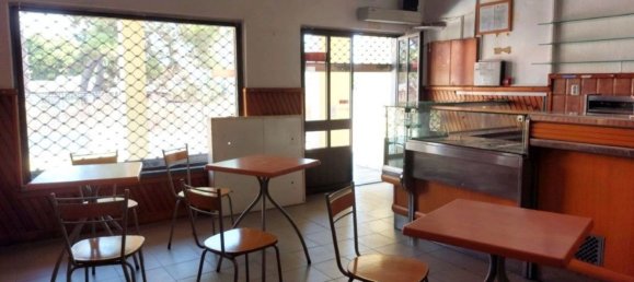 Gewerbliche Immobilie in Almada, Portugal 214m², Nr. 143028 3