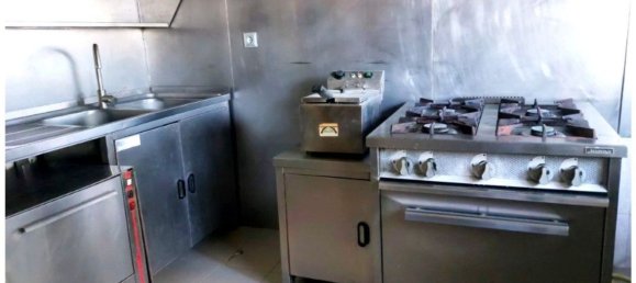 Gewerbliche Immobilie in Almada, Portugal 214m², Nr. 143028 9