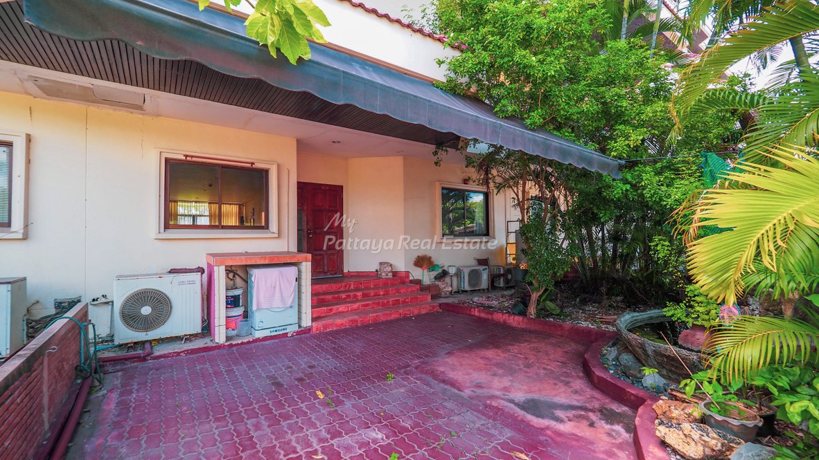 2 bedrooms Condo in Pattaya, Thailand No. 10647