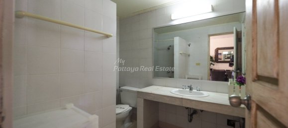 2 bedrooms Condo in Pattaya, Thailand No. 10647 2