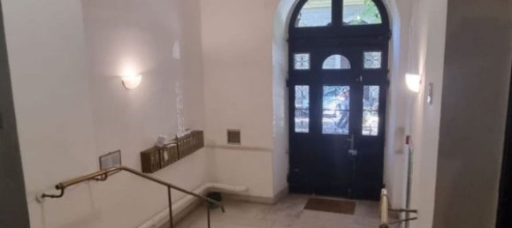 4 rooms Apartment in Trieste, Italy No. 38475 2