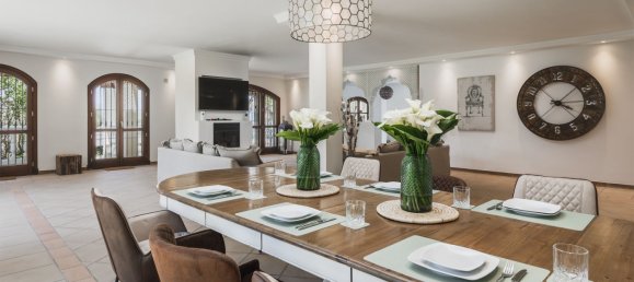 7 bedrooms Villa in Estepona, Spain No. 133899 9