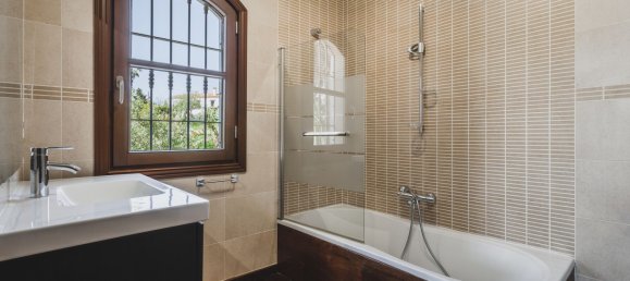 7 bedrooms Villa in Estepona, Spain No. 133899 34