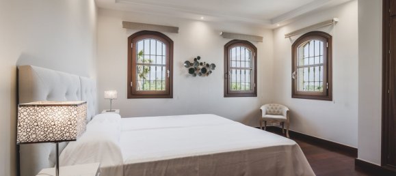 7 bedrooms Villa in Estepona, Spain No. 133899 21