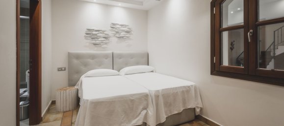 7 bedrooms Villa in Estepona, Spain No. 133899 29