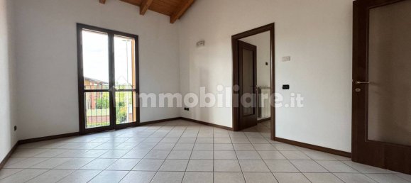 2 bedrooms Apartment in Goito, Italy No. 288082 2