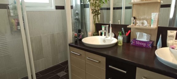 3 bedrooms House in Cergy, France No. 352692 8