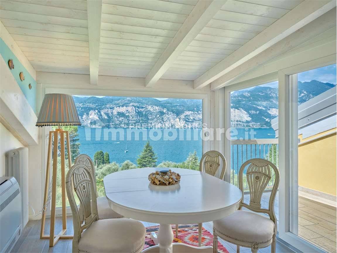 2 bedrooms Penthouse in Malcesine, Italy No. 360593