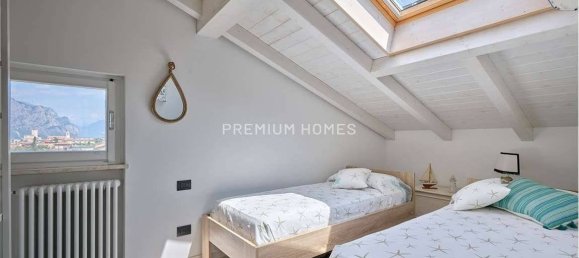 2 bedrooms Penthouse in Malcesine, Italy No. 360593 18