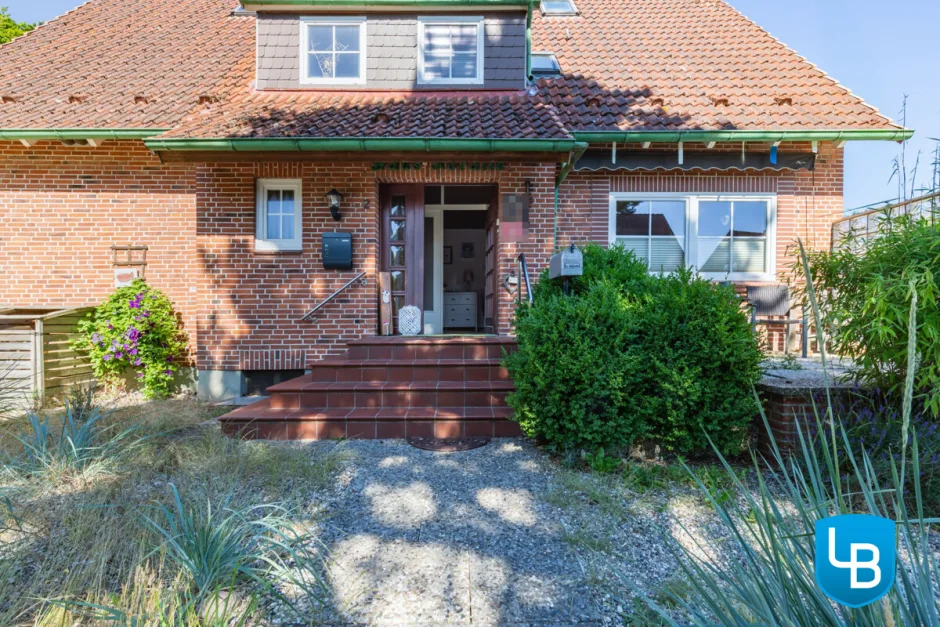 6 rooms Commercial property in Plon, Germany No. 223874