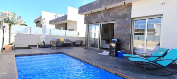 3 bedrooms Villa in Alicante, Spain No. 177091 2