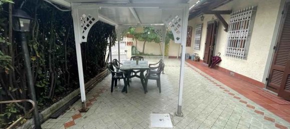 4 rooms Villa in Forte dei Marmi, Italy No. 36485 9