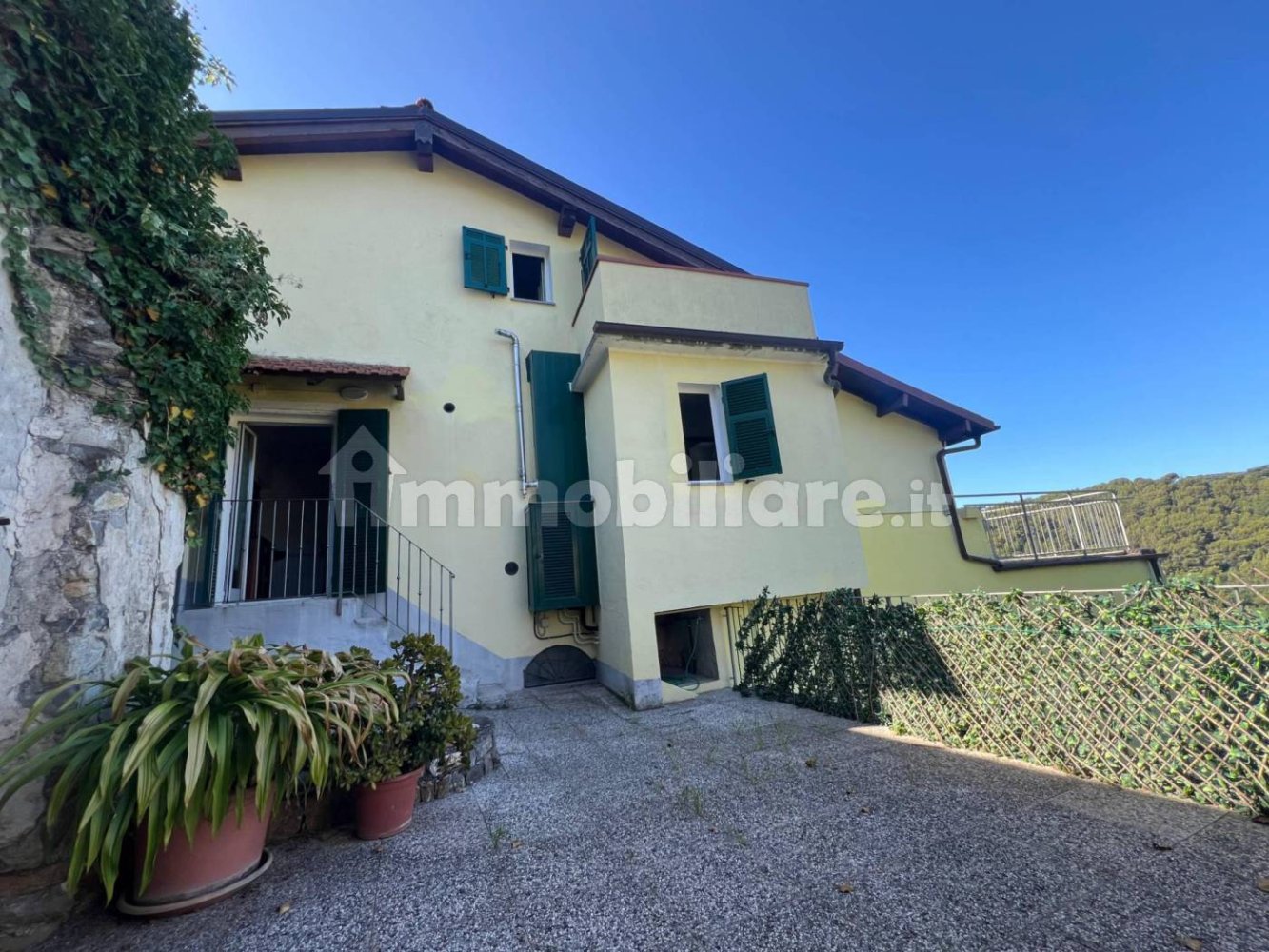 5 chambres Maison à Diano San Pietro, Italy No. 358435