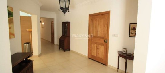 3 bedrooms Apartment in Sliema, Malta No. 8285 4