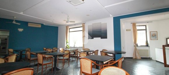 3 rooms Commercial property in Bergamo, Italy No. 312364 3