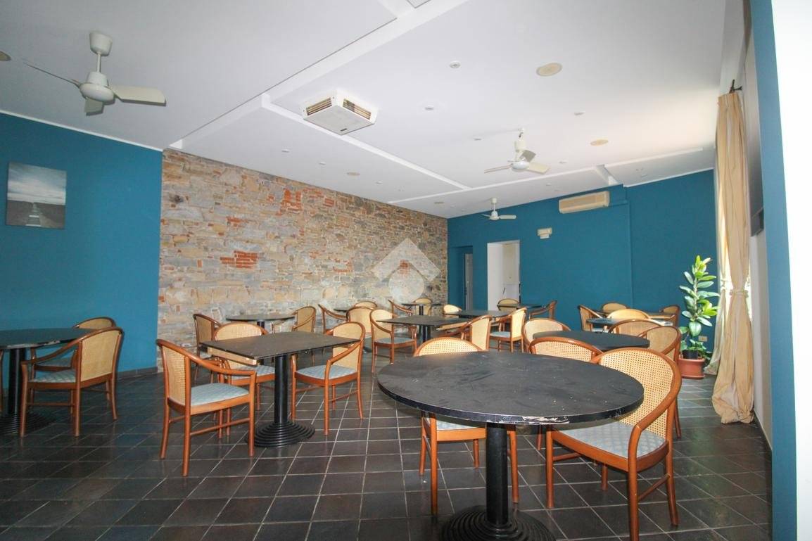 3 rooms Commercial property in Bergamo, Italy No. 312364