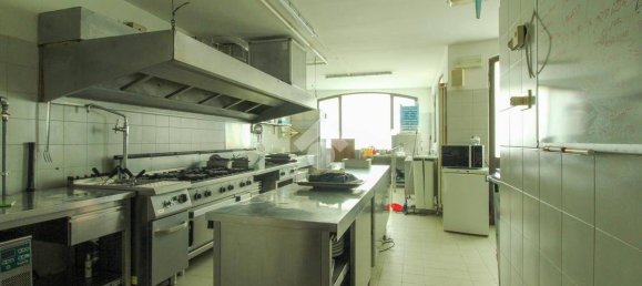 3 rooms Commercial property in Bergamo, Italy No. 312364 14