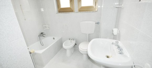 Apartamento de 4 divisões em La Spezia, Italy N.º 171449 10