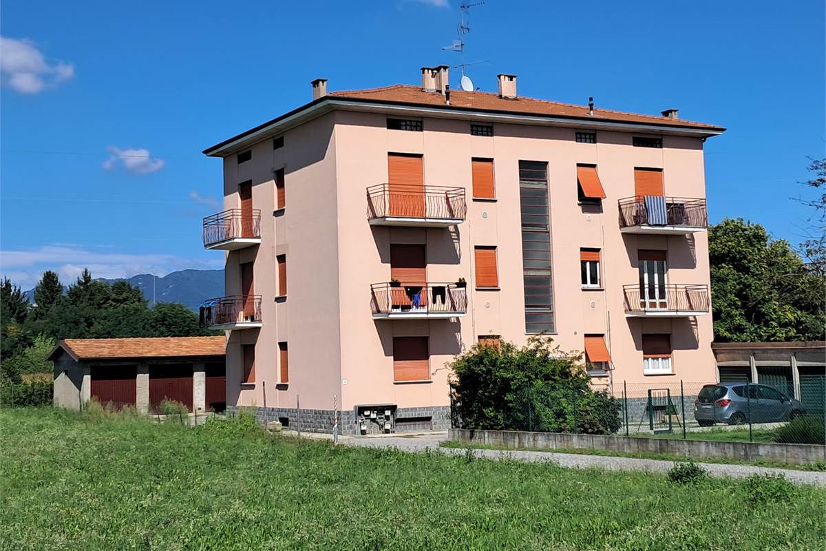 2 Schlafzimmer Wohnung in Fino Mornasco, Italy, Nr. 373660