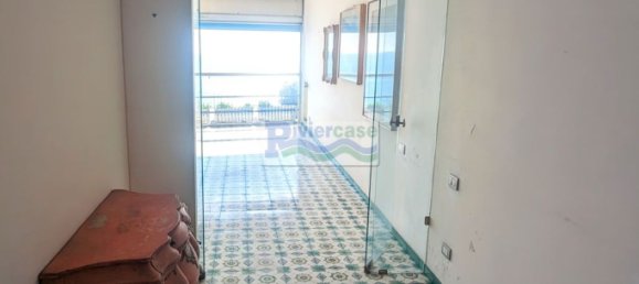 Квартира с 4 комнатами в Санремо, Италия № 130934 13