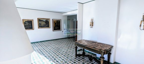 Квартира с 4 комнатами в Санремо, Италия № 130934 6