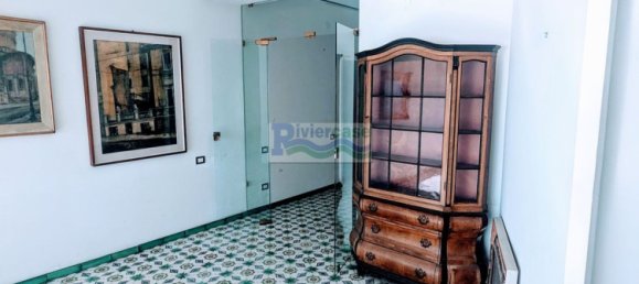 Квартира с 4 комнатами в Санремо, Италия № 130934 8