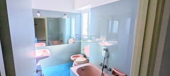 Квартира с 4 комнатами в Санремо, Италия № 130934 31