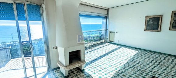 Квартира с 4 комнатами в Санремо, Италия № 130934 10